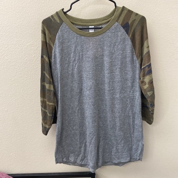 Alternative Other - Mens camo baseball tee size large. Nordstrom Rack NWT
